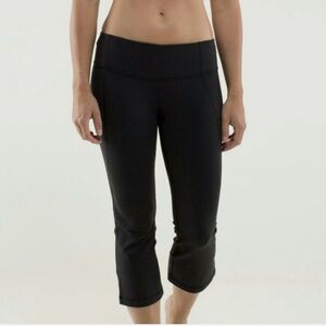 Lululemon Black Capri Pants Moisture-Wicking Athletic